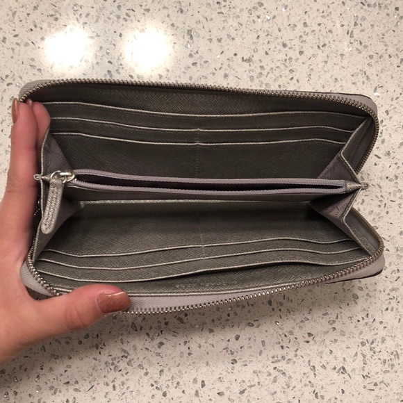 Silver Michael Kors Wallet - Picture 3 of 5
